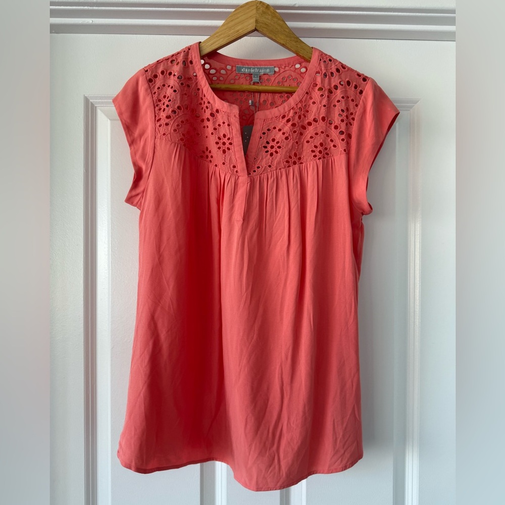 NWT Daniel Rainn Coral Eyelet Blouse Small